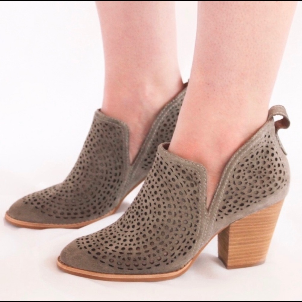 Jeffrey Campbell Rosalee laser cutout bootie 6.5